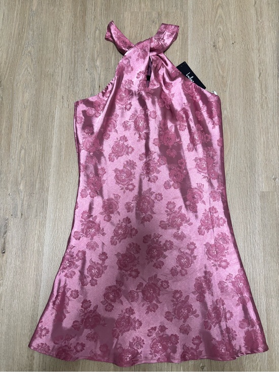 Lulus Dresses & Skirts - Lulus Halter Dress